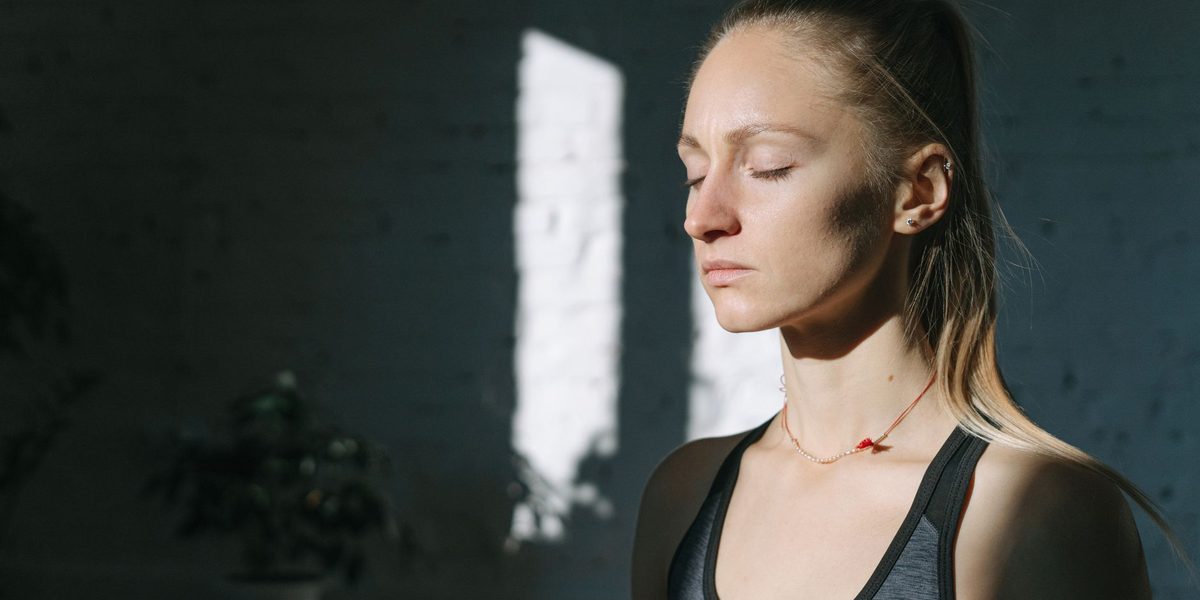 Simple Breathing Breaks That Help You Reset During a Busy Day