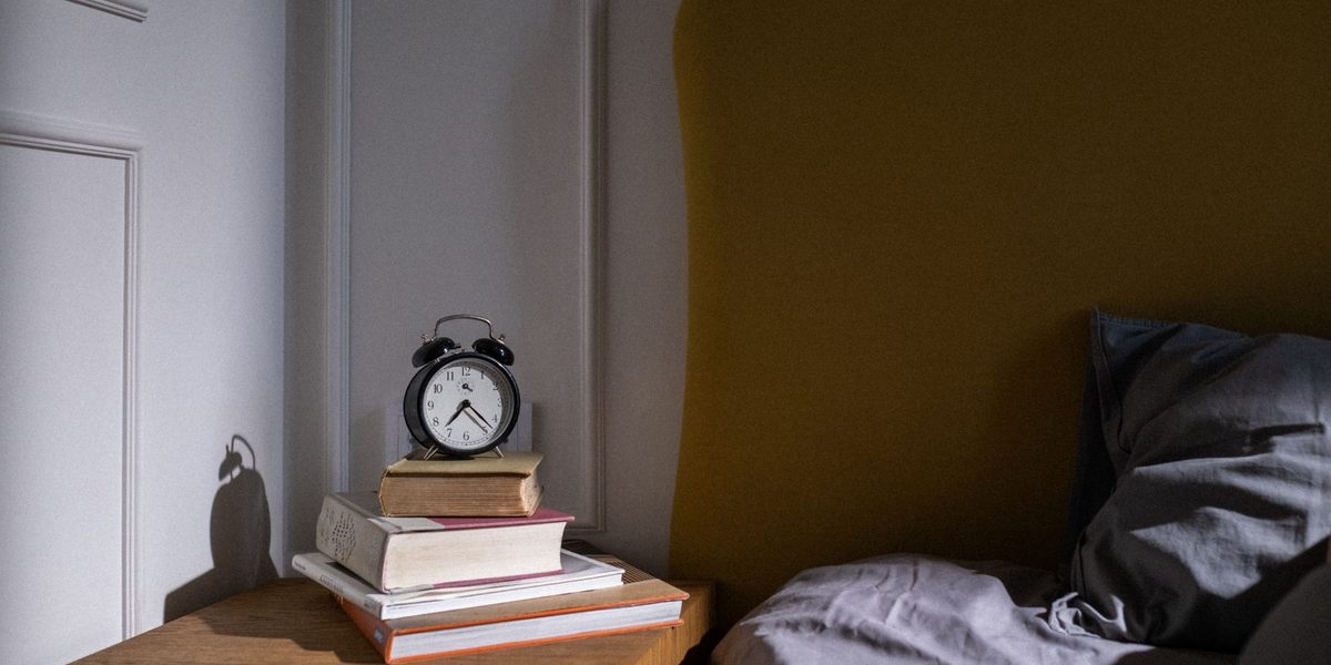 How a Steady Sleep Schedule Supports All-Day Energy